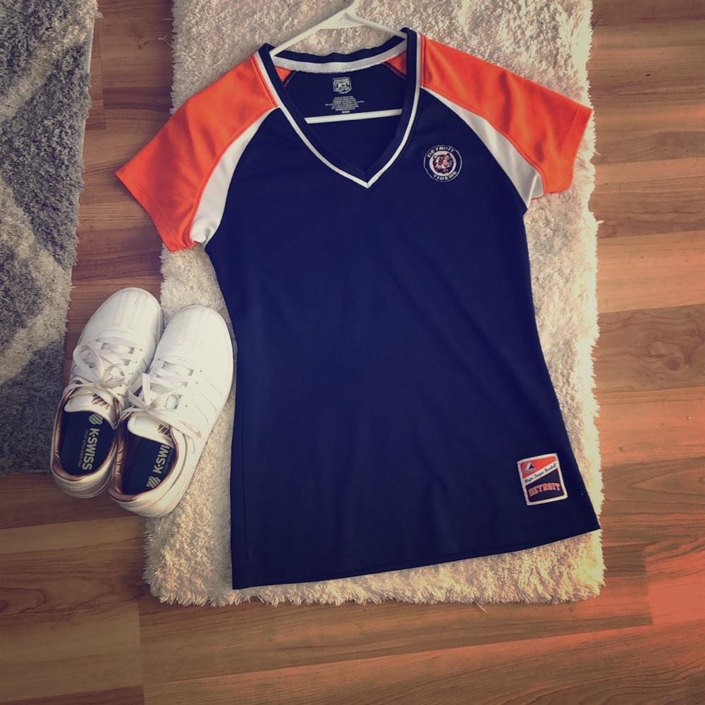Majestic Detroit Tigers v neck jersey Tee